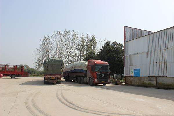 裝車發(fā)貨.JPG